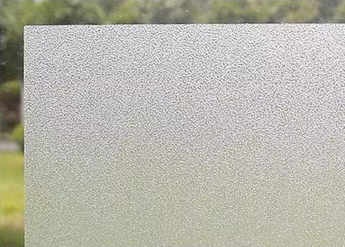 Biała matowa matowa folia dekoracyjna o grubości 0,8 mm zapewniająca prywatność